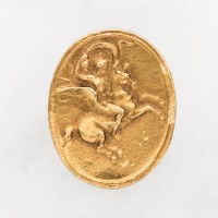 Pierścień z repliką starożytnej monety. Metal pozłacany. Sygn. USA.